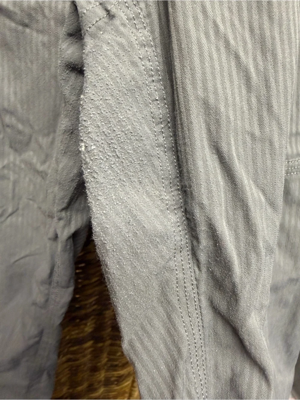 lululemon athletica women’s Light Gray Pinstripe Cropped Pants - Size:8‎